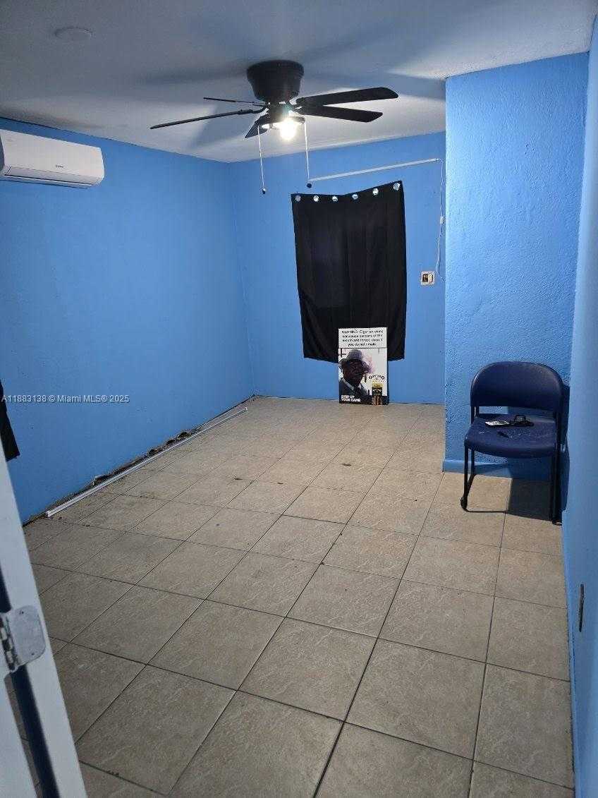 Small Image of 2237 SIMMS ST, Hollywood Number 2