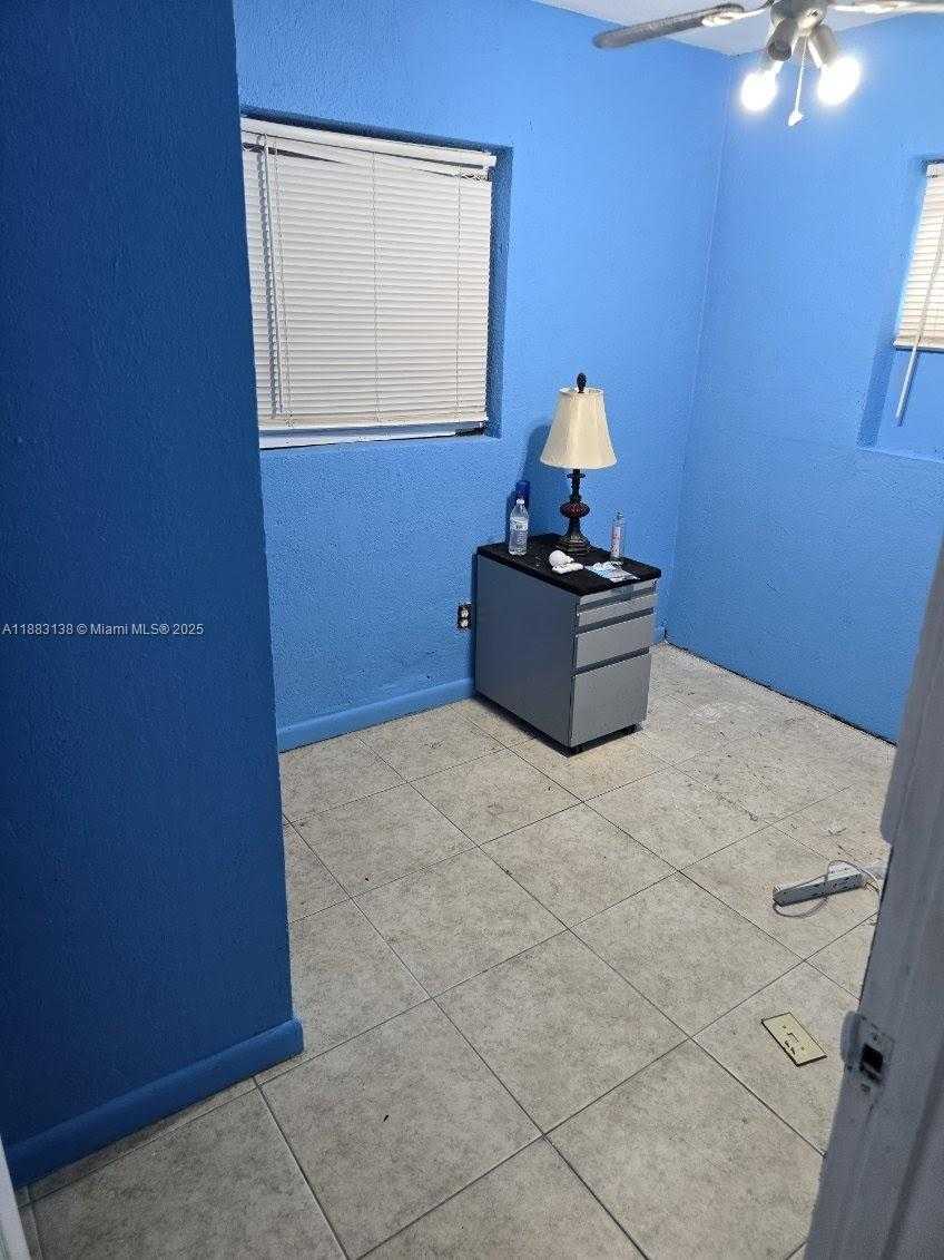 Small Image of 2237 SIMMS ST, Hollywood Number 5