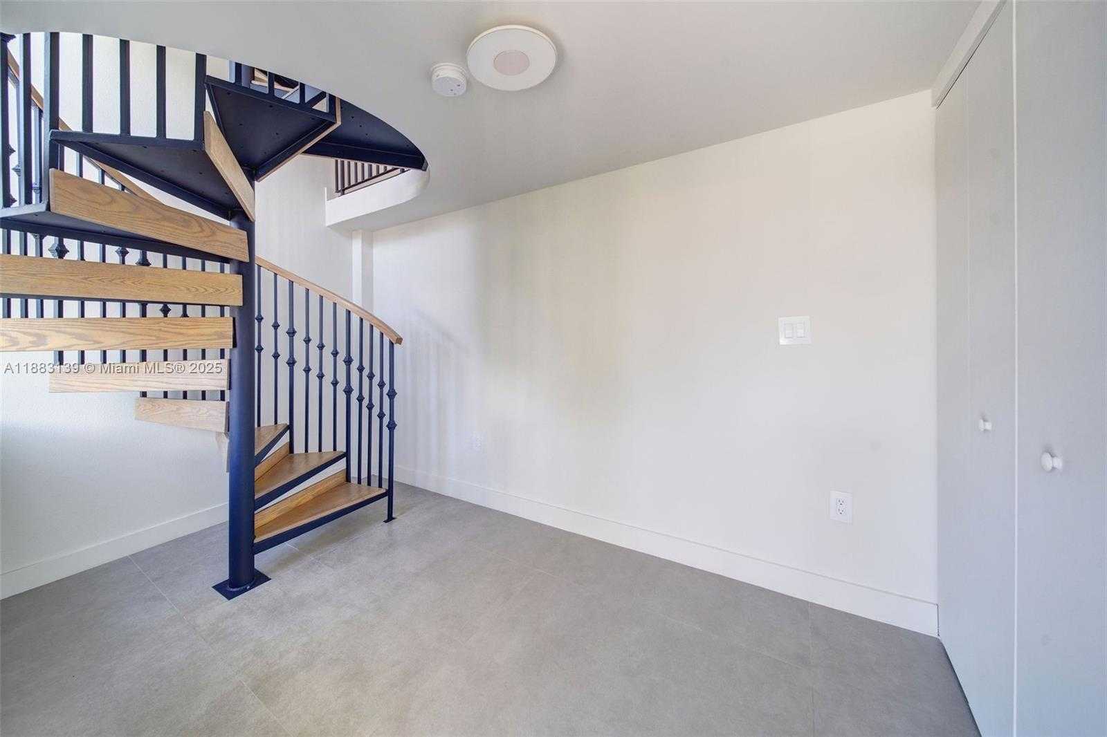 Small Image of 1500 BAY RD #T-1522, Miami Beach Number 14