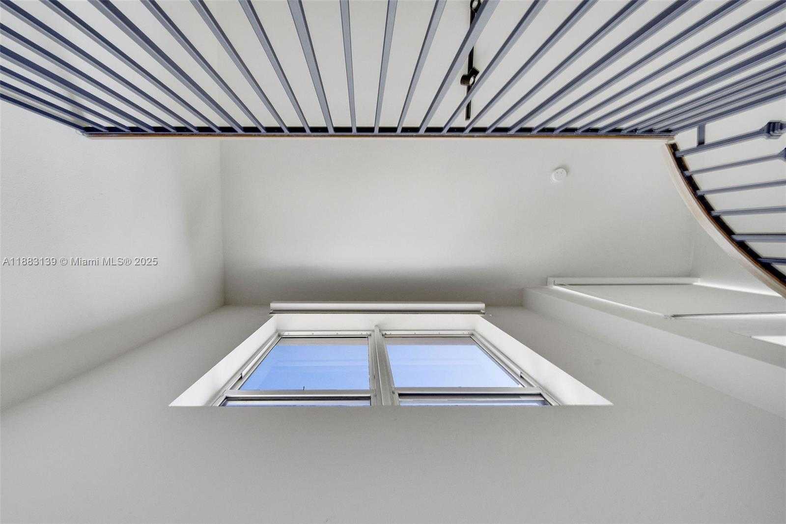 Small Image of 1500 BAY RD #T-1522, Miami Beach Number 18