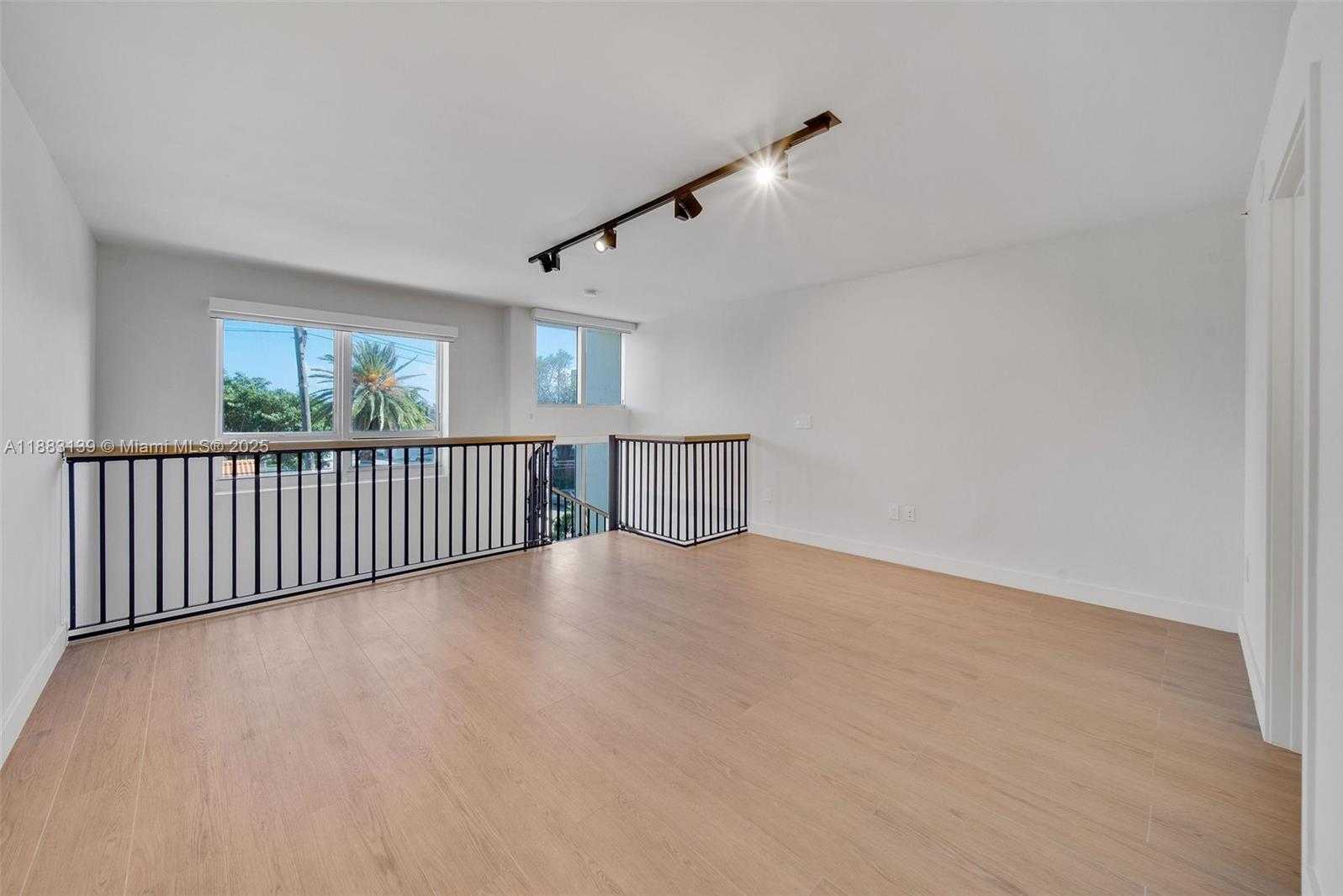 Small Image of 1500 BAY RD #T-1522, Miami Beach Number 20