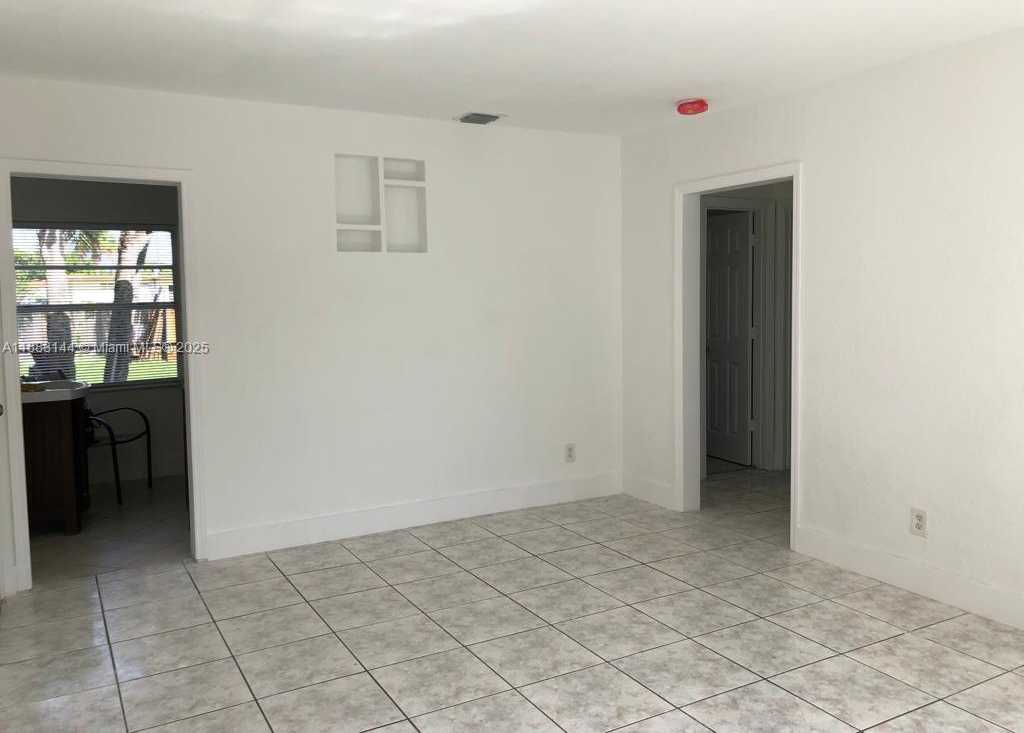 Small Image of 1385 NORTH EAST 129TH ST, North Miami Number 5
