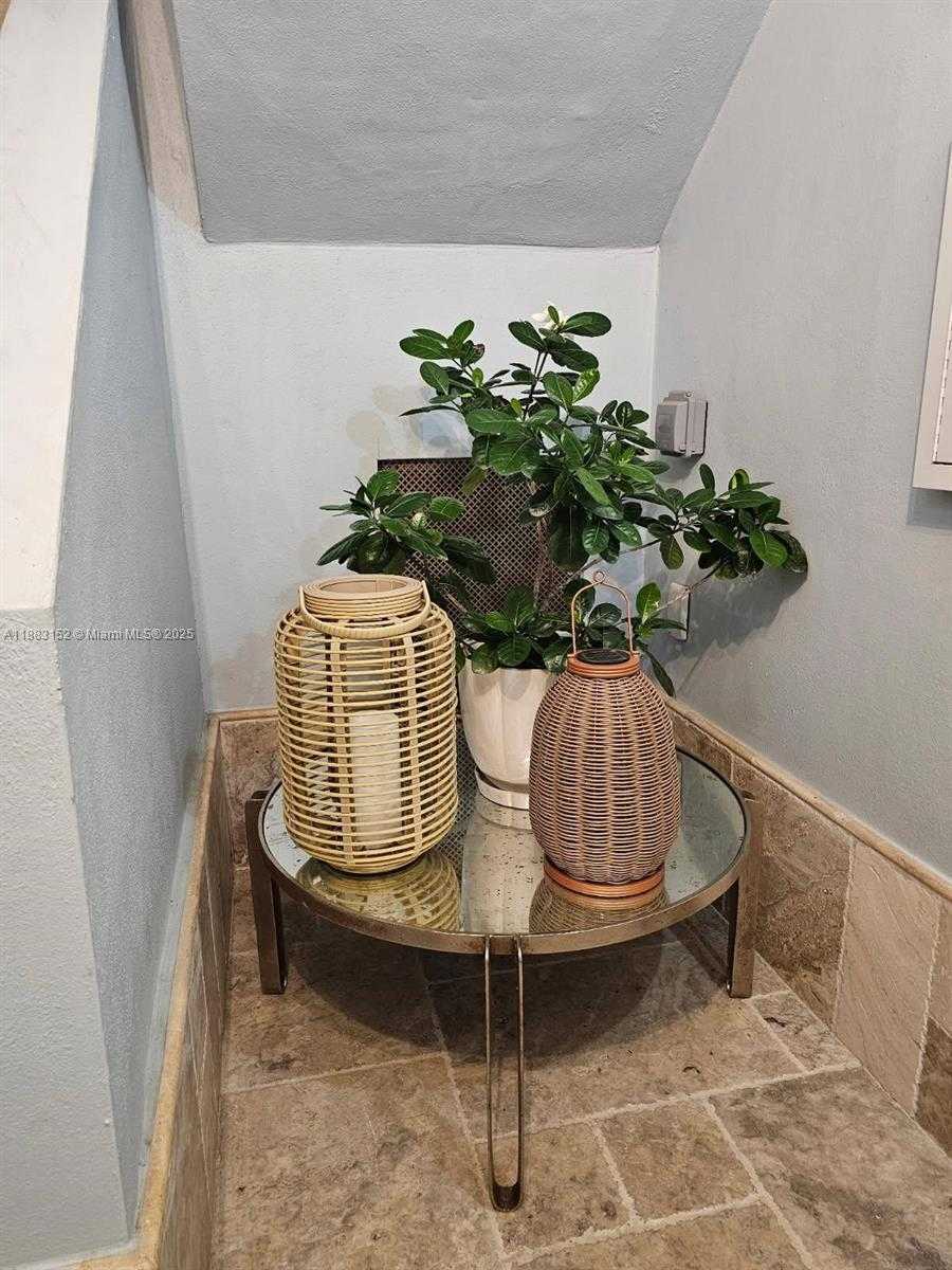 Small Image of 131 ZAMORA AVE #2, Coral Gables Number 17