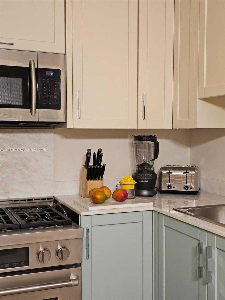 Small Image of 131 ZAMORA AVE #2, Coral Gables Number 5