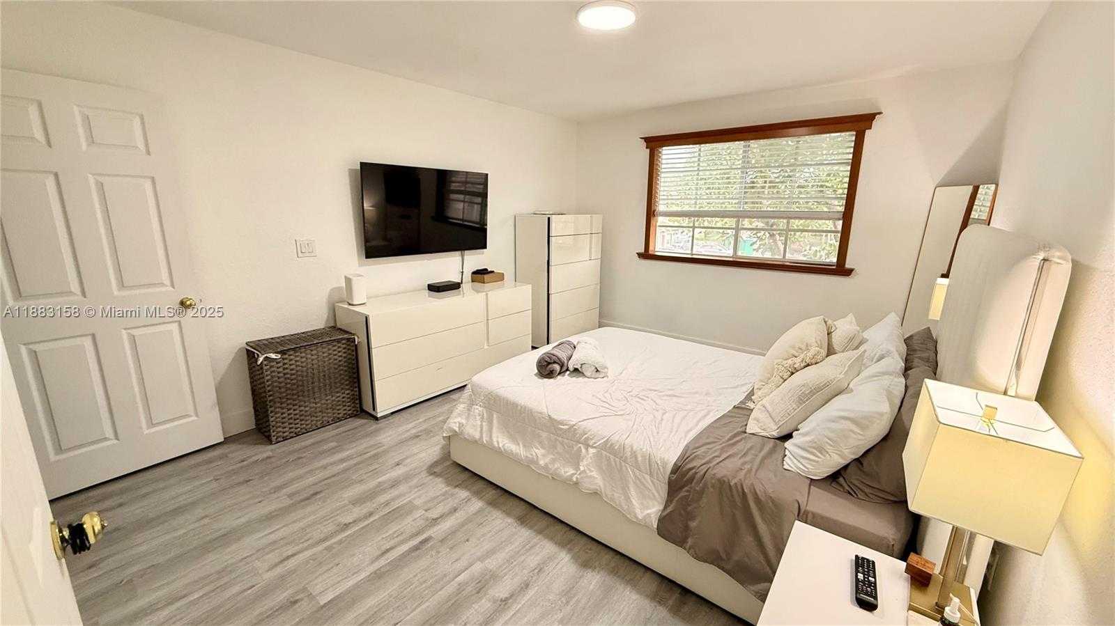 Small Image of 5725 NORTH WEST 114TH PATH #114, Doral Number 11