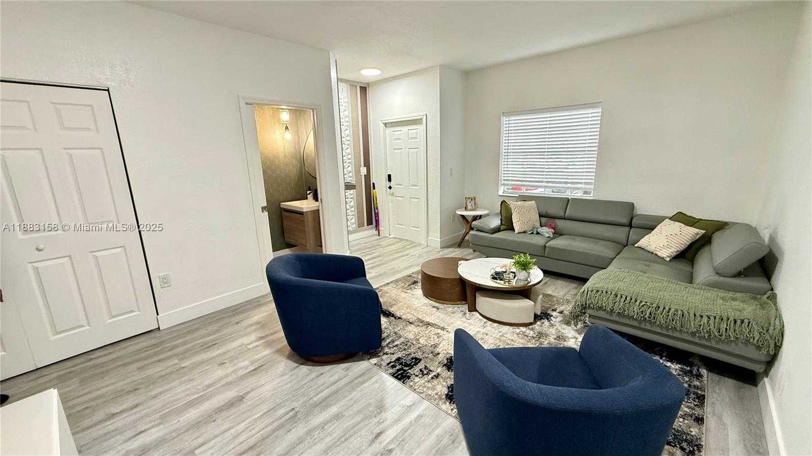 Small Image of 5725 NORTH WEST 114TH PATH #114, Doral Number 3