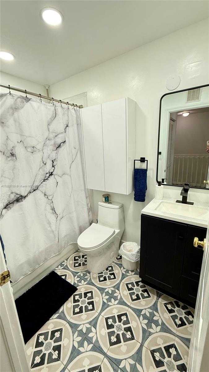 Small Image of 5725 NORTH WEST 114TH PATH #114, Doral Number 33