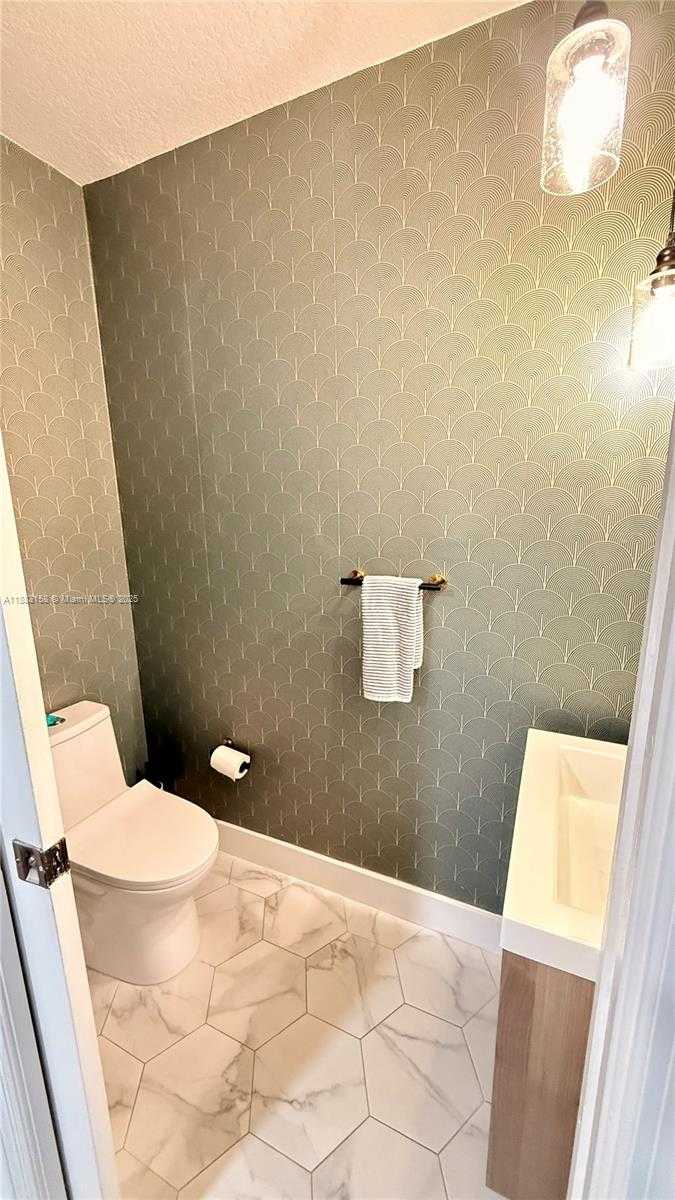 Small Image of 5725 NORTH WEST 114TH PATH #114, Doral Number 7