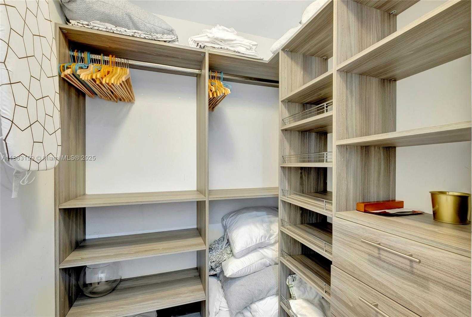 Small Image of 55 SOUTH WEST 9TH ST #3509, Miami Number 32