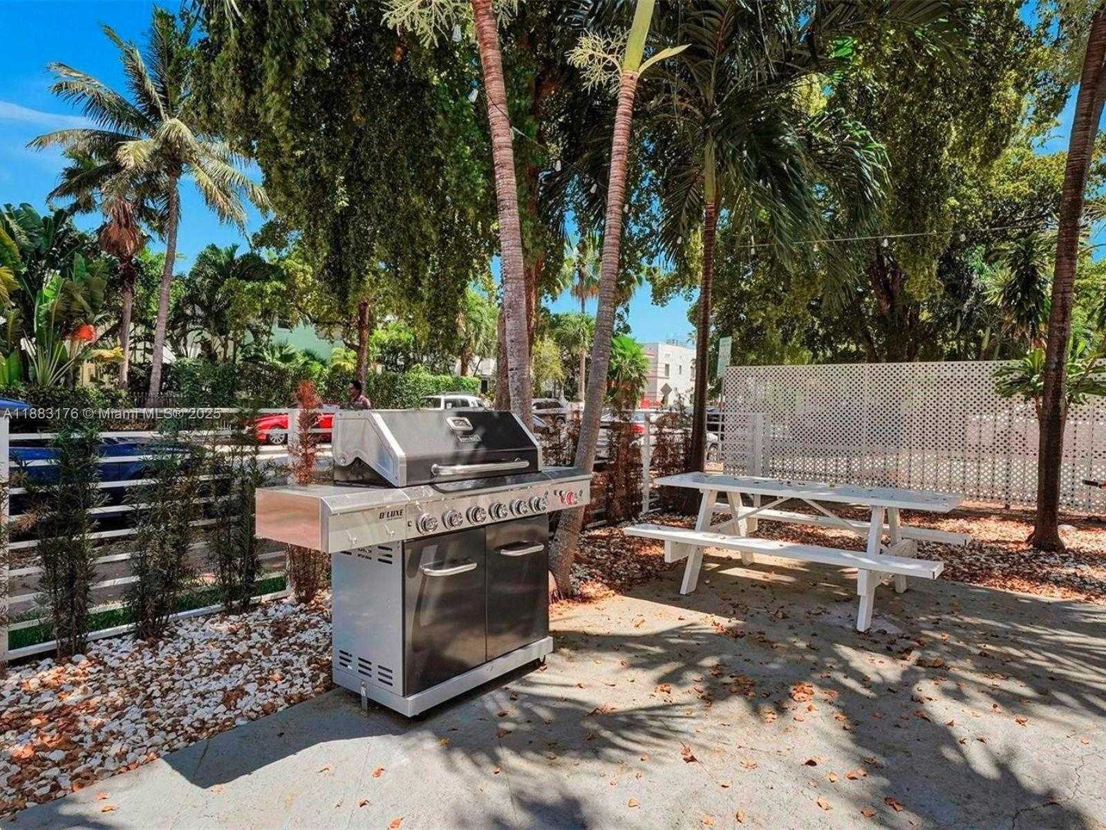 Small Image of 1000 7TH ST #2, Miami Beach Number 12