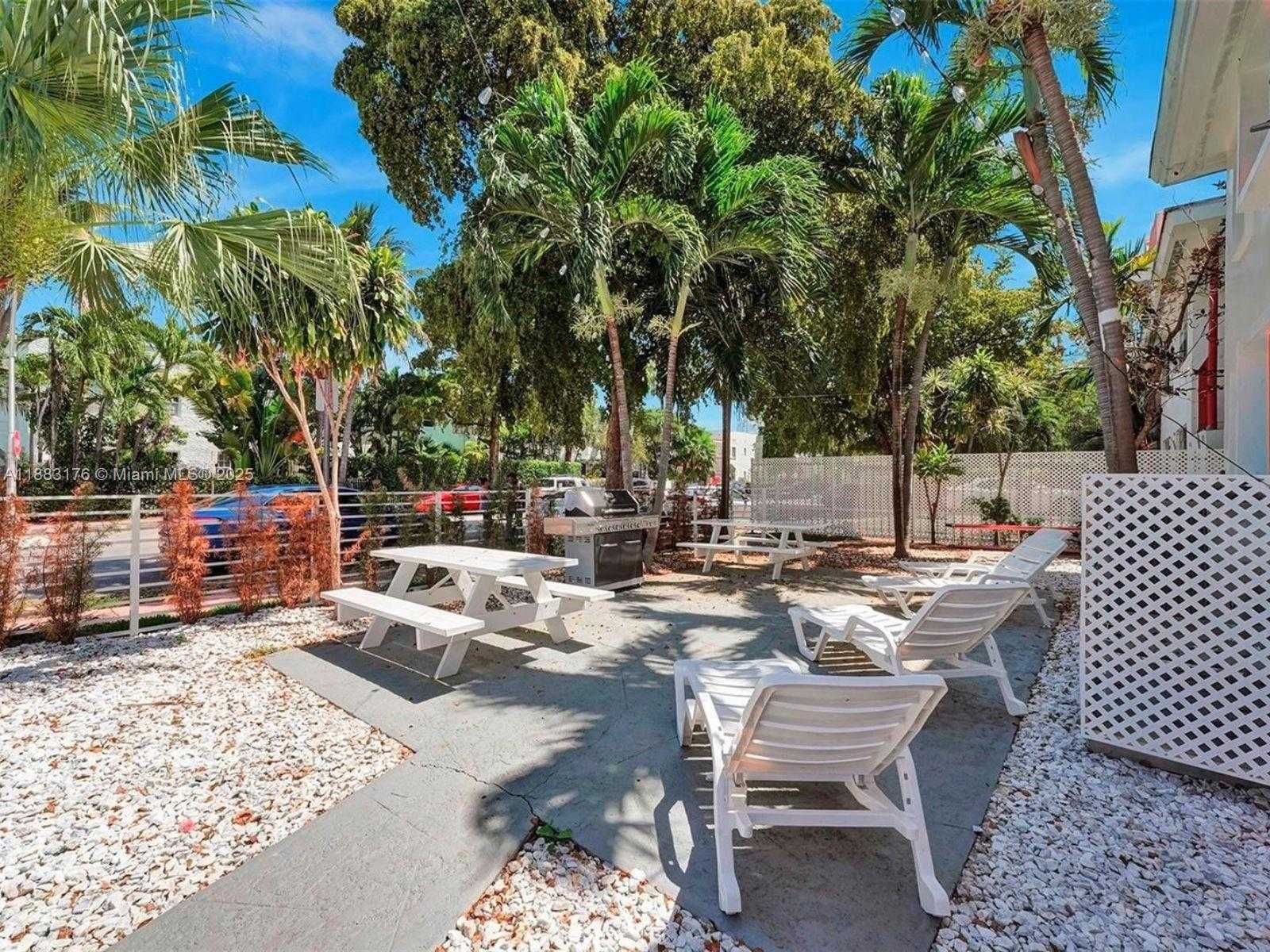 Small Image of 1000 7TH ST #2, Miami Beach Number 13