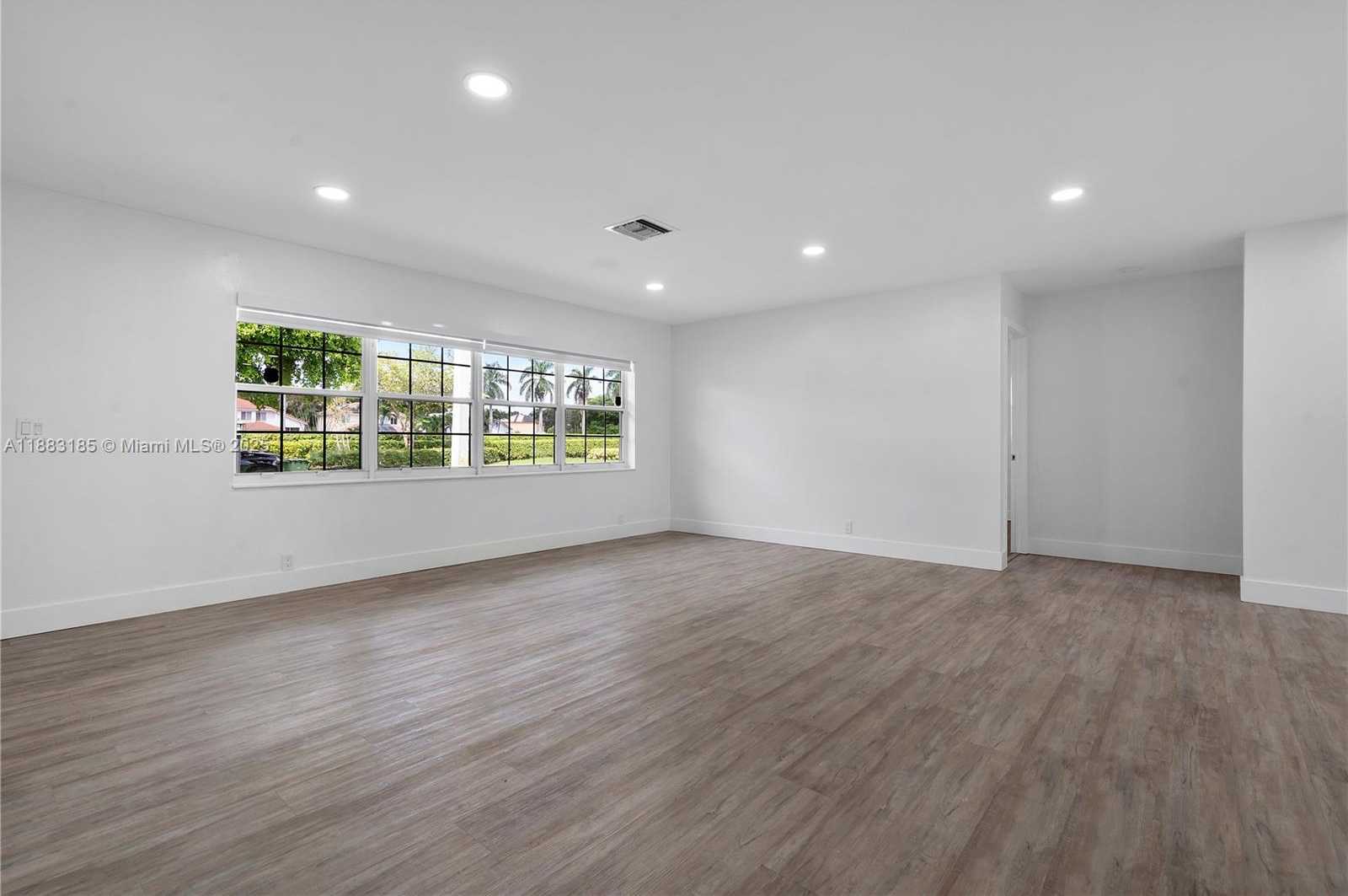Small Image of 11240 SHERIDAN ST #11240, Pembroke Pines Number 11