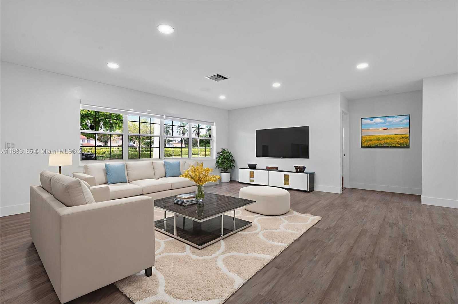 Small Image of 11240 SHERIDAN ST #11240, Pembroke Pines Number 12