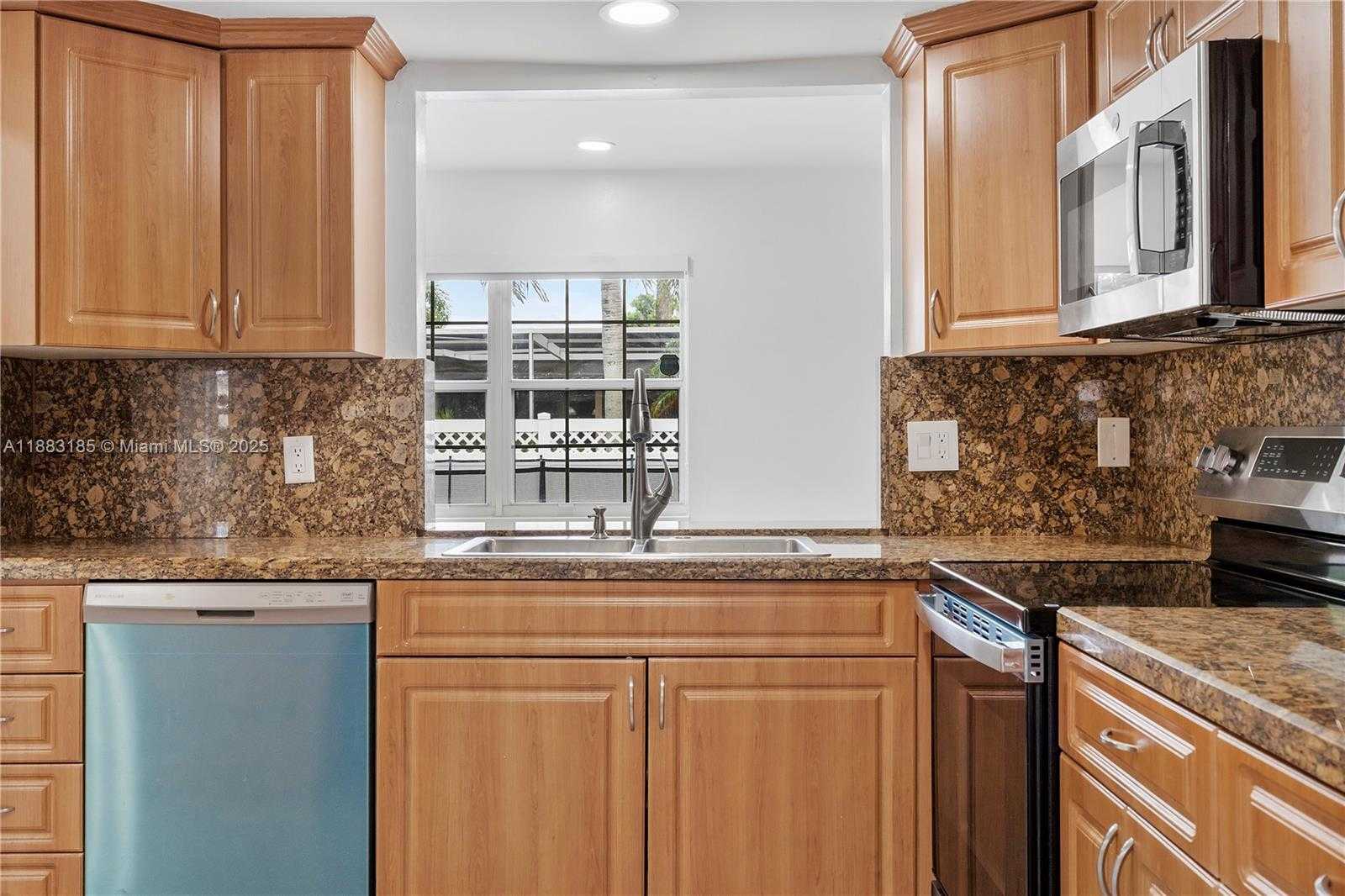 Small Image of 11240 SHERIDAN ST #11240, Pembroke Pines Number 21