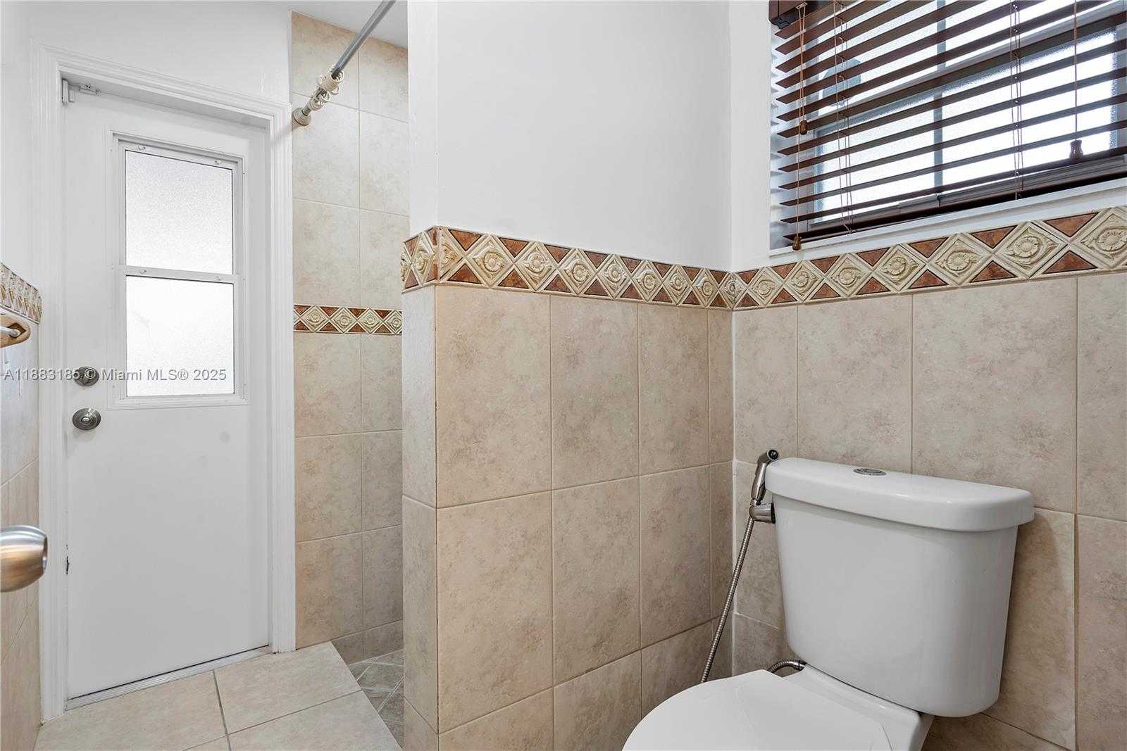 Small Image of 11240 SHERIDAN ST #11240, Pembroke Pines Number 30