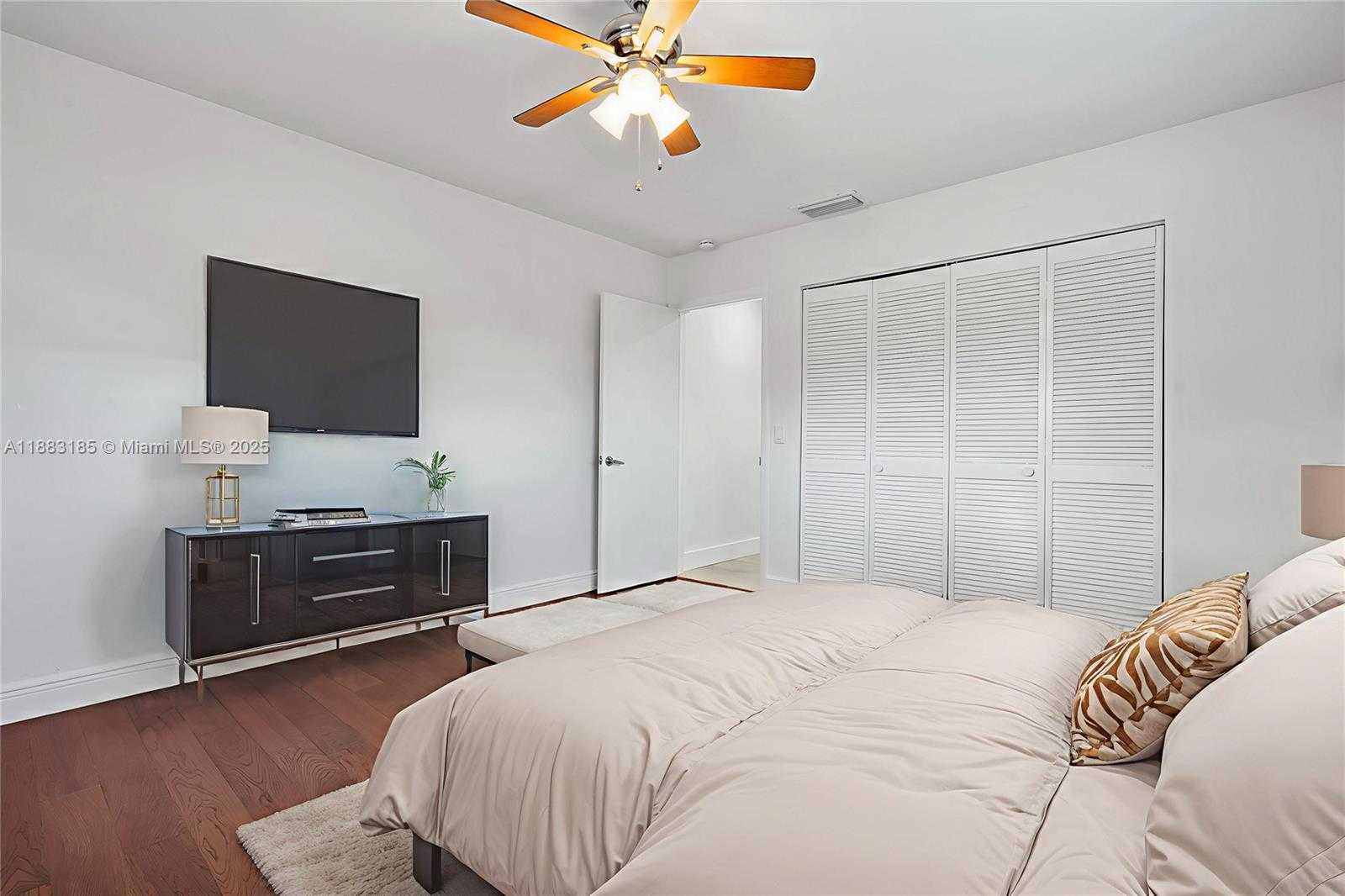 Small Image of 11240 SHERIDAN ST #11240, Pembroke Pines Number 38