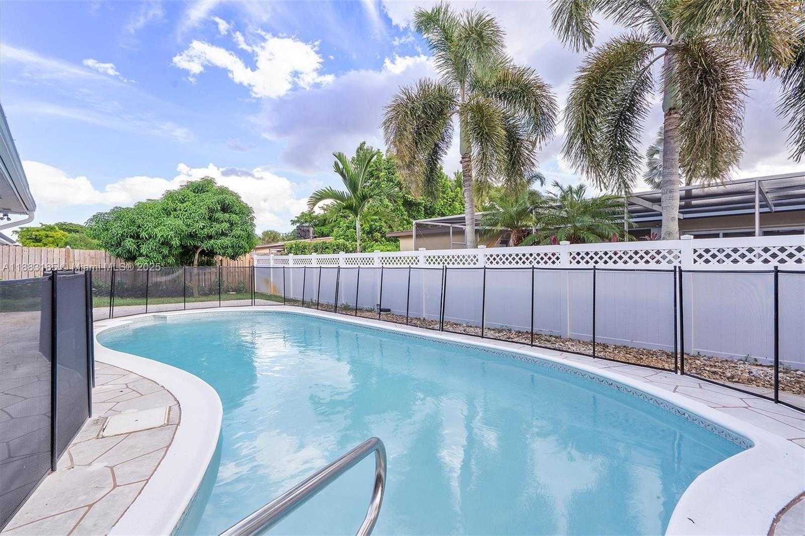 Small Image of 11240 SHERIDAN ST #11240, Pembroke Pines Number 51