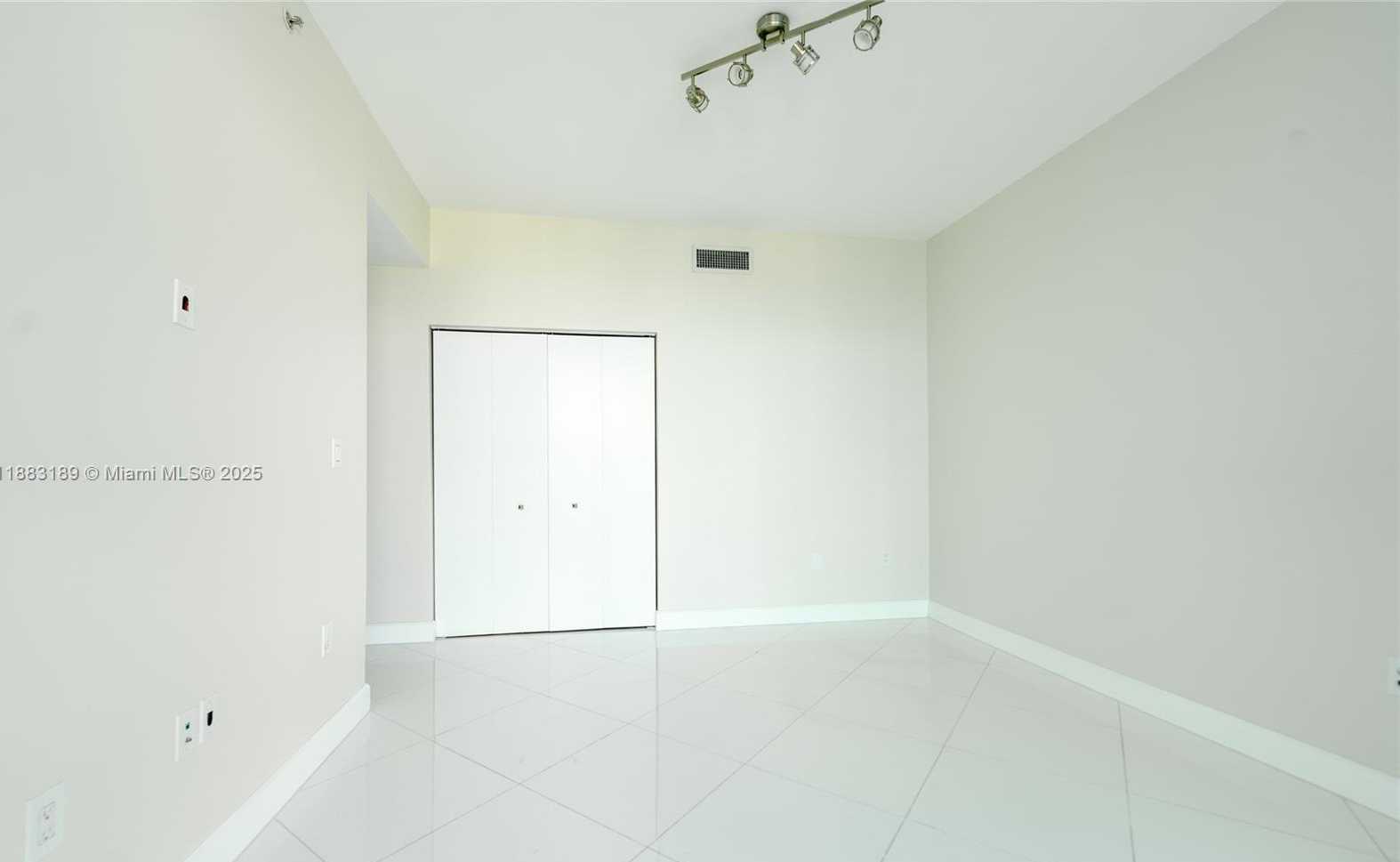 Small Image of 900 BISCAYNE BLVD #4802, Miami Number 23