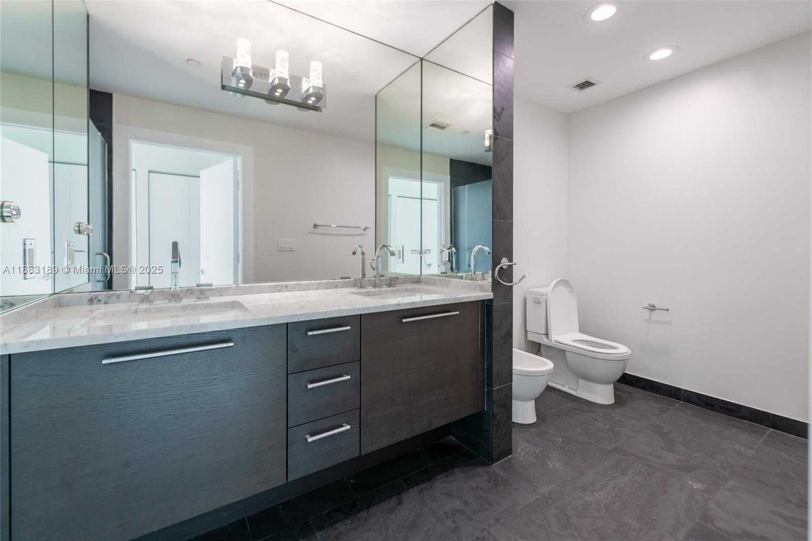 Small Image of 900 BISCAYNE BLVD #4802, Miami Number 30