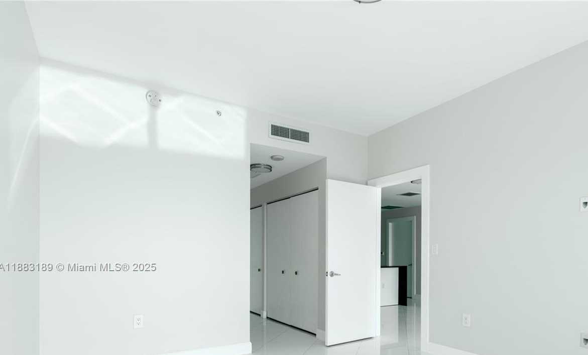 Small Image of 900 BISCAYNE BLVD #4802, Miami Number 41