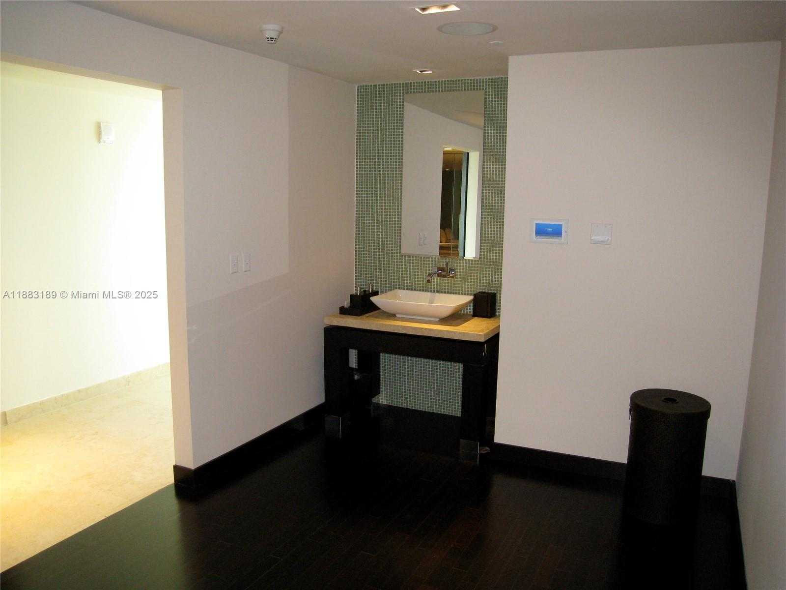 Small Image of 900 BISCAYNE BLVD #4802, Miami Number 53