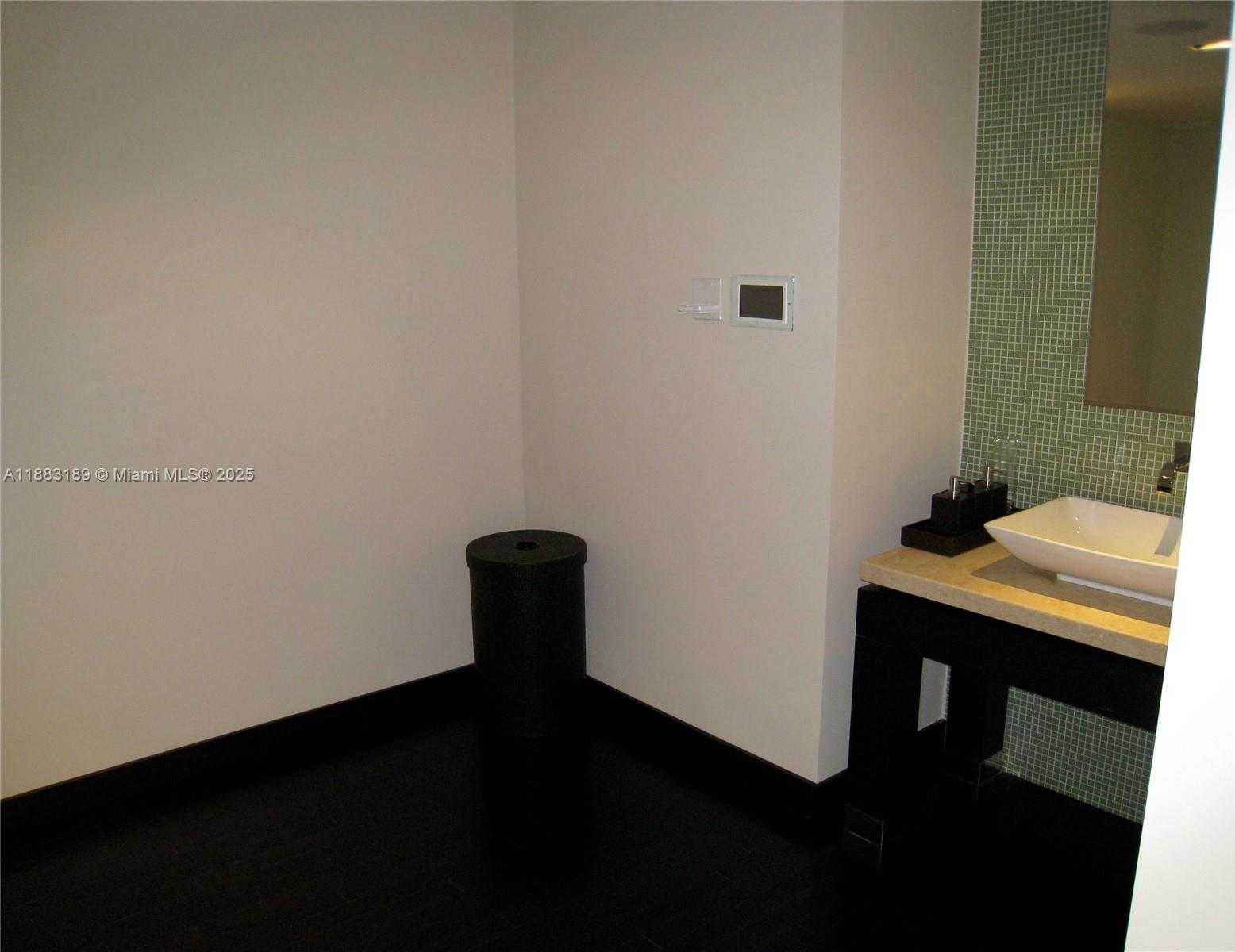 Small Image of 900 BISCAYNE BLVD #4802, Miami Number 54
