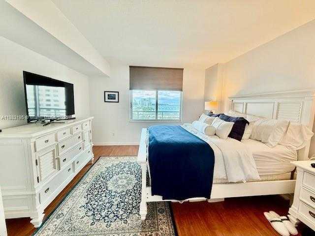 Small Image of 325 SOUTH BISCAYNE BLVD #2924, Miami Number 13