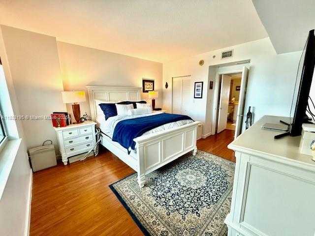 Small Image of 325 SOUTH BISCAYNE BLVD #2924, Miami Number 14