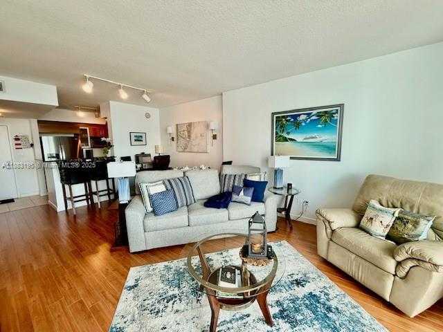 Small Image of 325 SOUTH BISCAYNE BLVD #2924, Miami Number 4