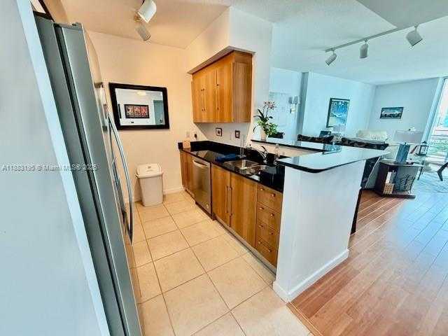 Small Image of 325 SOUTH BISCAYNE BLVD #2924, Miami Number 6