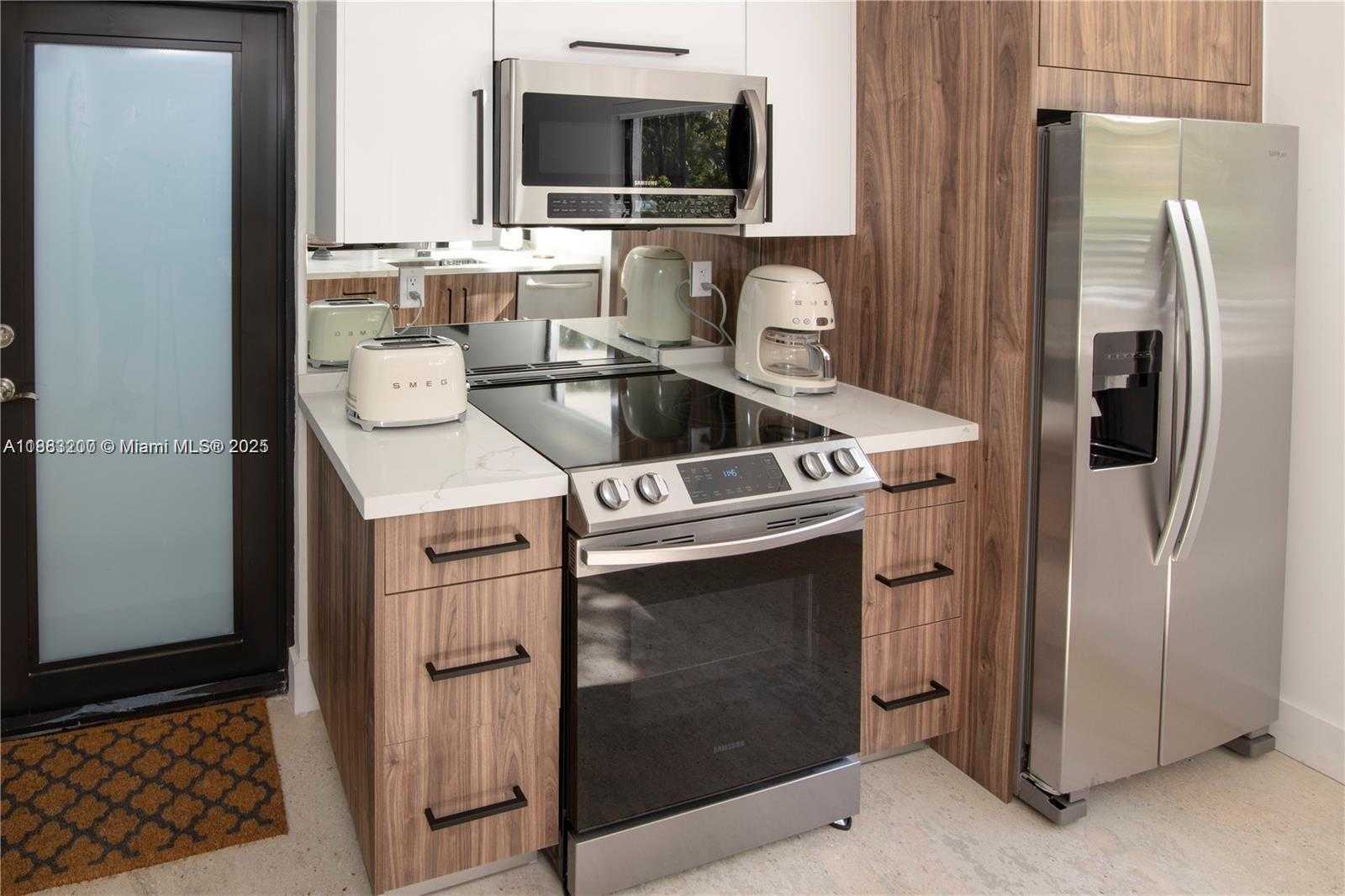 Small Image of 77 NORTH EAST 43RD ST #77, Miami Number 19