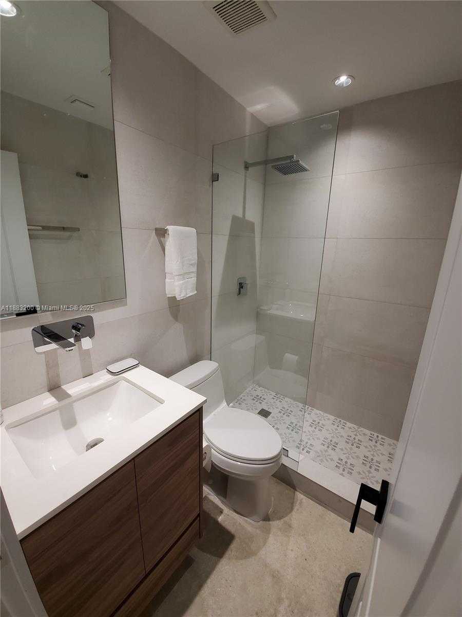 Small Image of 77 NORTH EAST 43RD ST #77, Miami Number 34