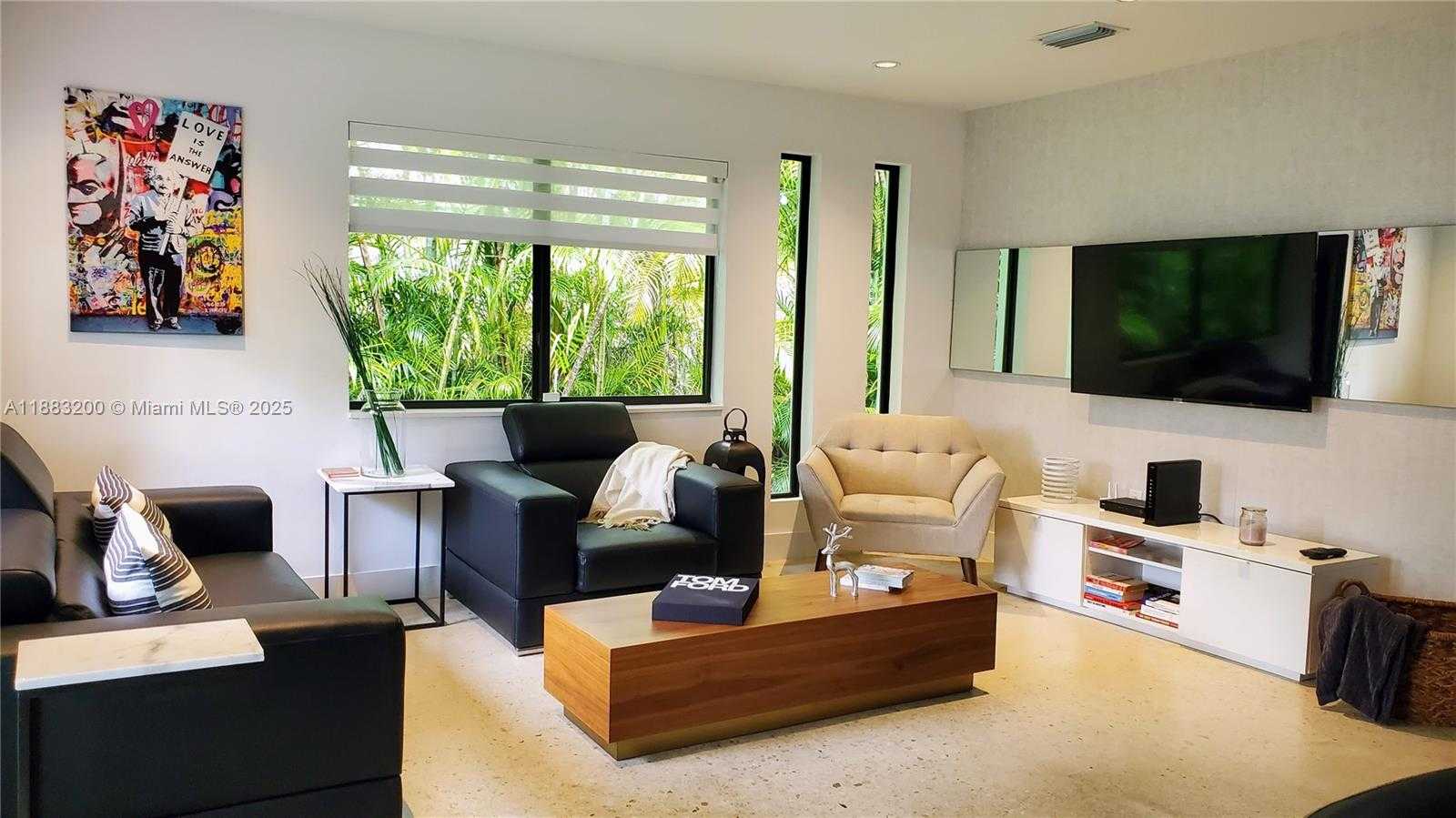 Small Image of 77 NORTH EAST 43RD ST #77, Miami Number 7