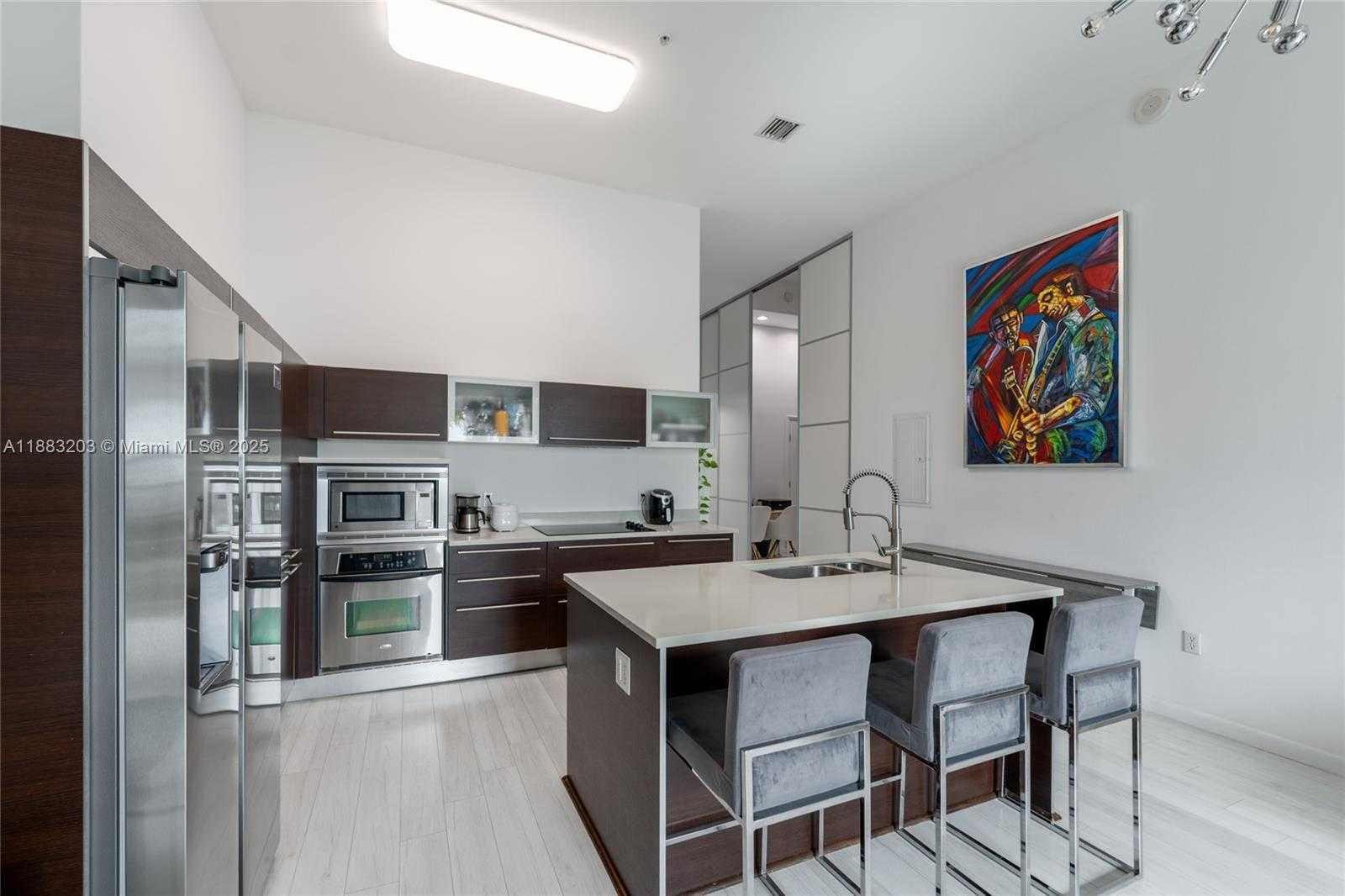 Small Image of 1900 NORTH BAYSHORE DR #602, Miami Number 23