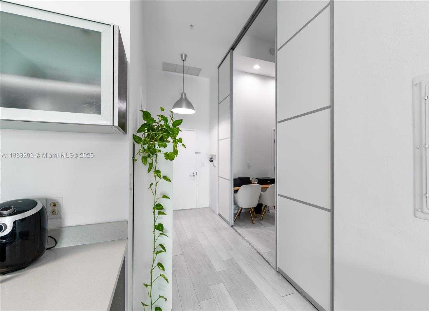 Small Image of 1900 NORTH BAYSHORE DR #602, Miami Number 24