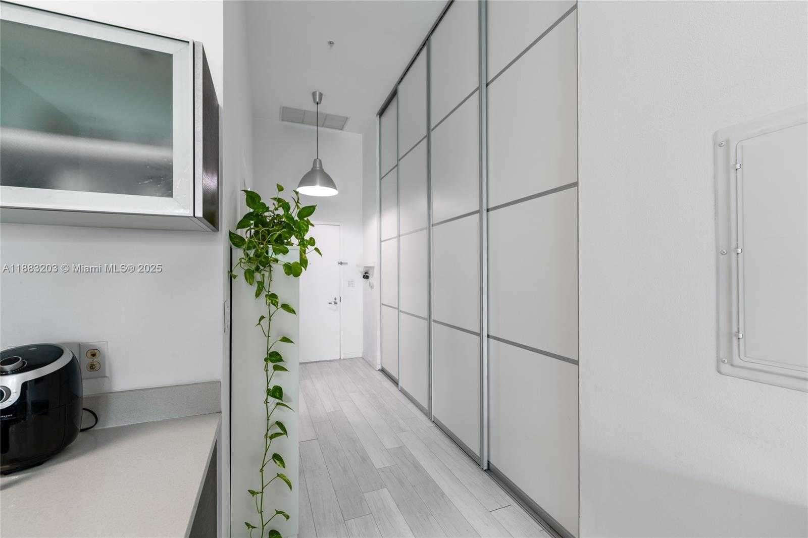 Small Image of 1900 NORTH BAYSHORE DR #602, Miami Number 29