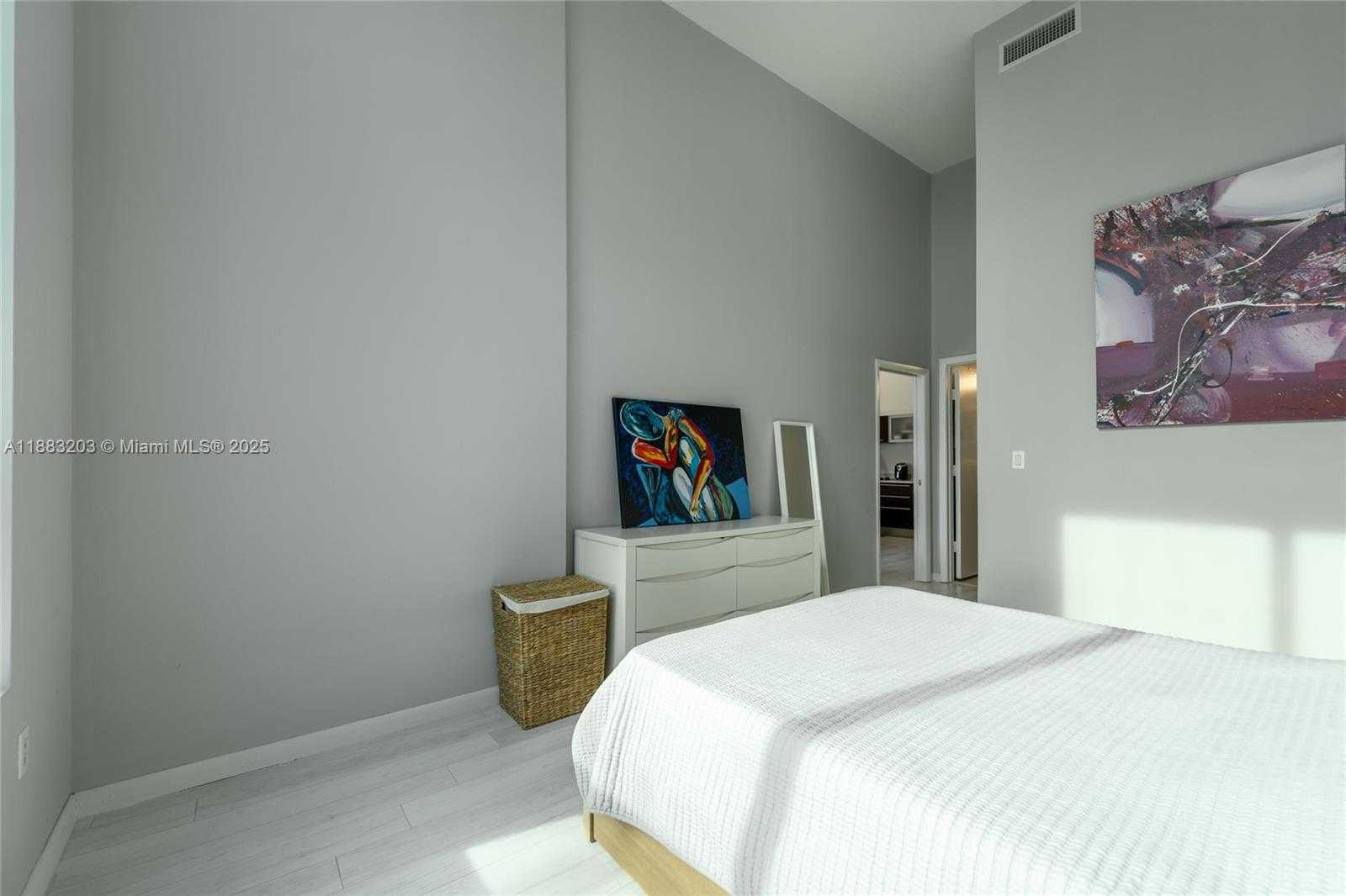 Small Image of 1900 NORTH BAYSHORE DR #602, Miami Number 44