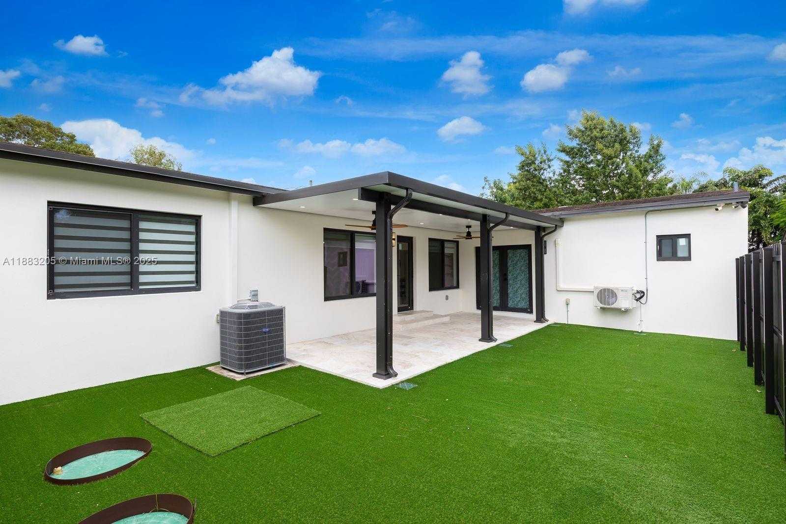 Small Image of 5641 SOUTH WEST 67TH AVE, South Miami Number 10