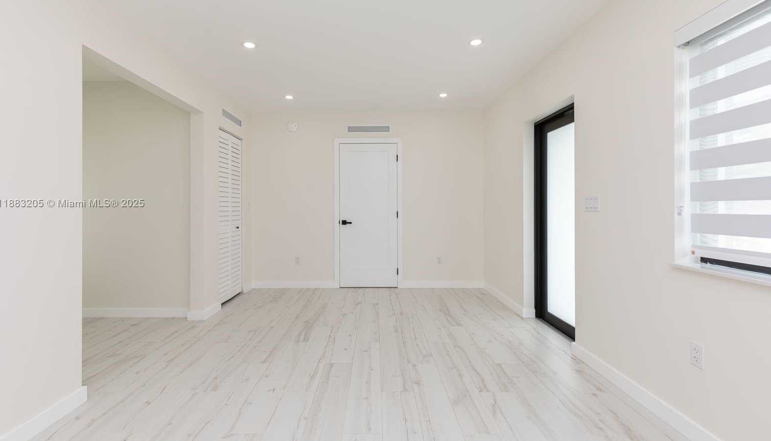 Small Image of 5641 SOUTH WEST 67TH AVE, South Miami Number 14