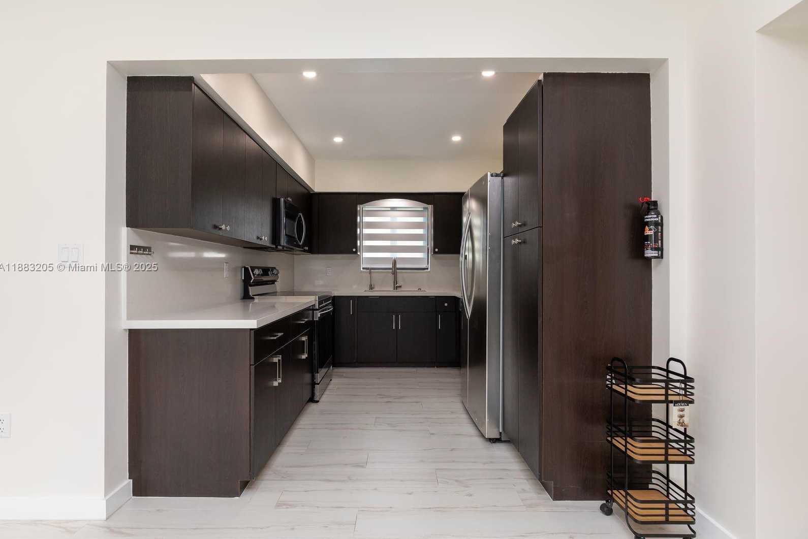 Small Image of 5641 SOUTH WEST 67TH AVE, South Miami Number 18