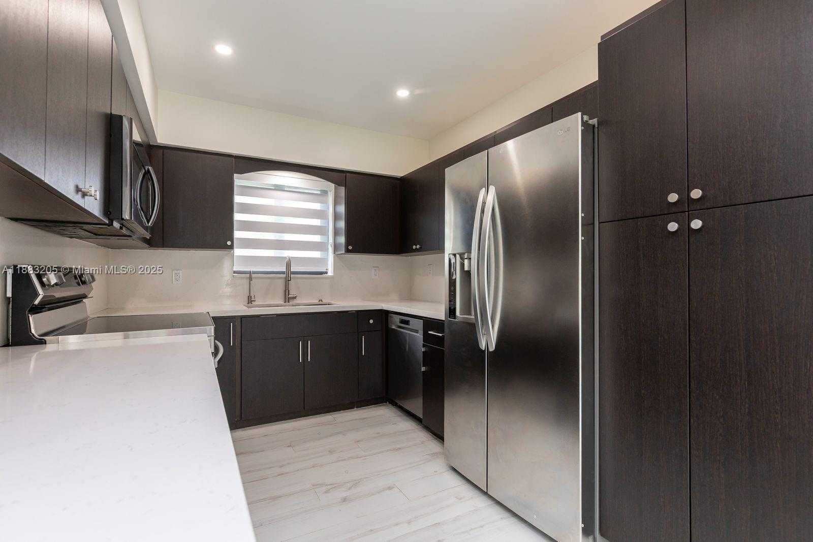 Small Image of 5641 SOUTH WEST 67TH AVE, South Miami Number 21