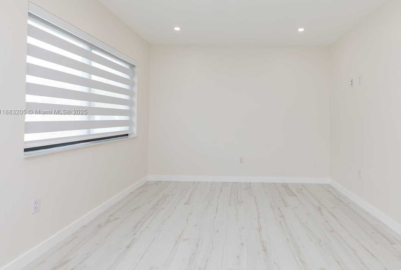 Small Image of 5641 SOUTH WEST 67TH AVE, South Miami Number 28