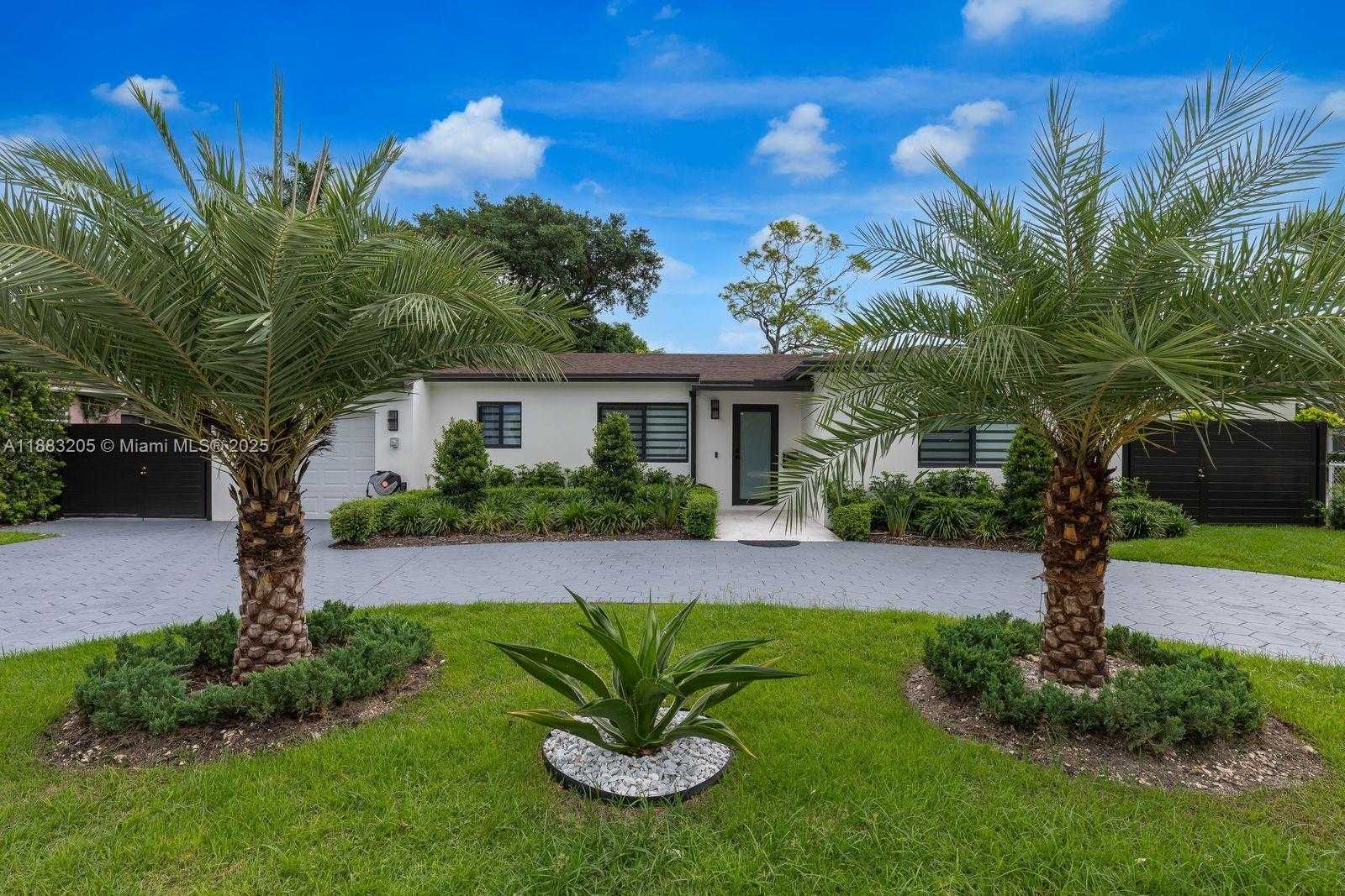 Small Image of 5641 SOUTH WEST 67TH AVE, South Miami Number 7