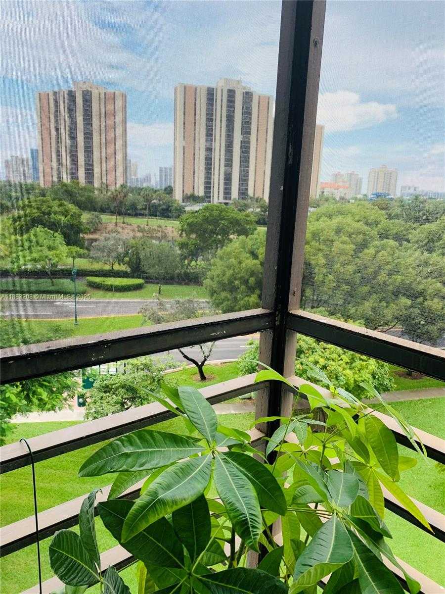 Small Image of 20500 WEST COUNTRY CLUB DR #614, Aventura Number 15