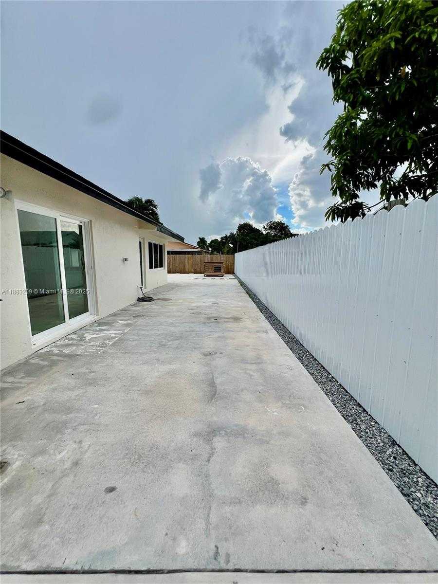 Small Image of 20848 SOUTH WEST 118TH AVE #20848, Miami Number 10