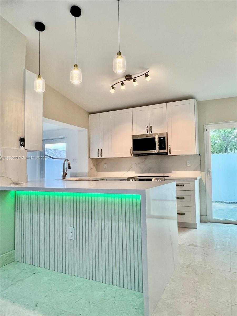 Small Image of 20848 SOUTH WEST 118TH AVE #20848, Miami Number 13