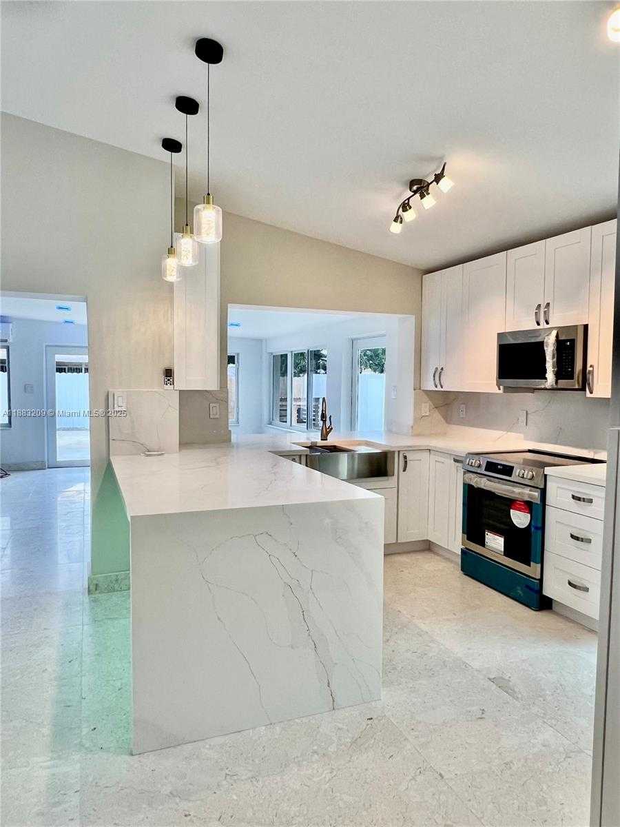 Small Image of 20848 SOUTH WEST 118TH AVE #20848, Miami Number 14