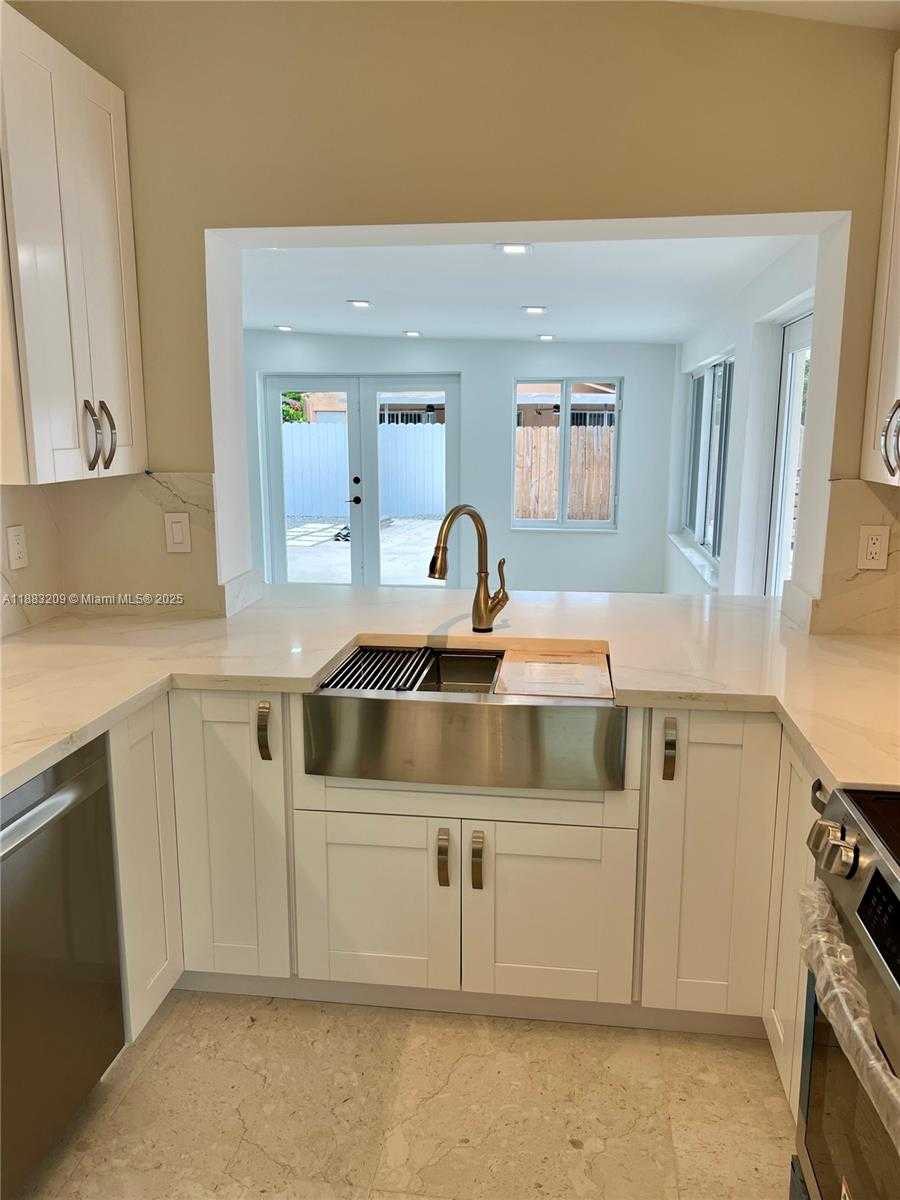 Small Image of 20848 SOUTH WEST 118TH AVE #20848, Miami Number 17