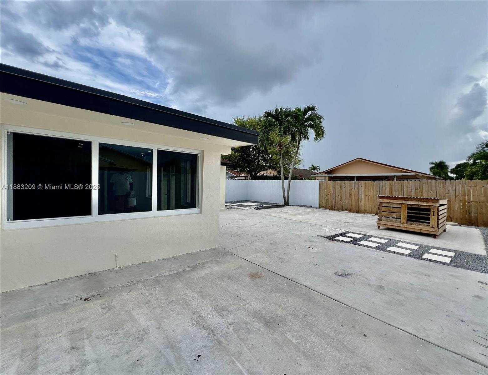 Small Image of 20848 SOUTH WEST 118TH AVE #20848, Miami Number 9
