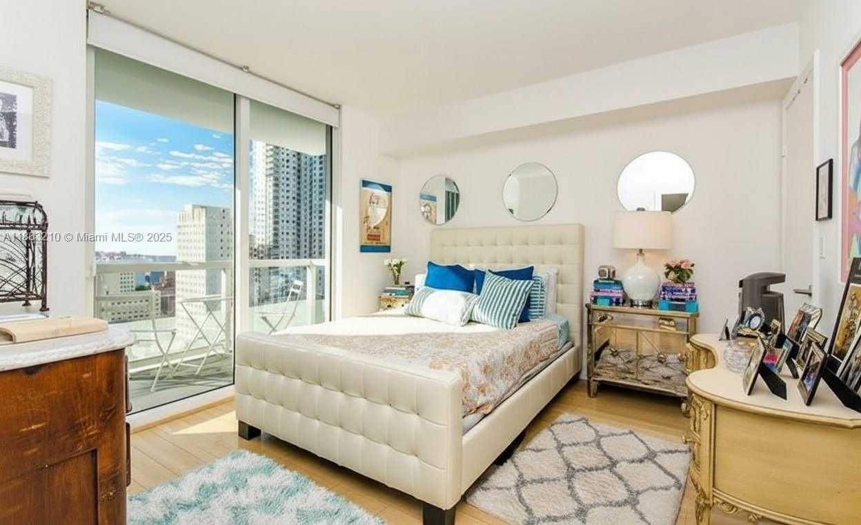 Small Image of 50 BISCAYNE BLVD #4707, Miami Number 5